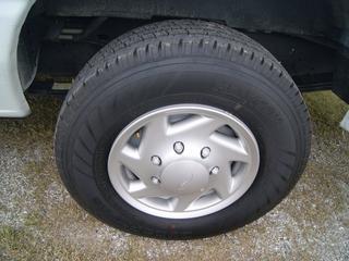 Ford Econoline Wagon 2011 photo 2