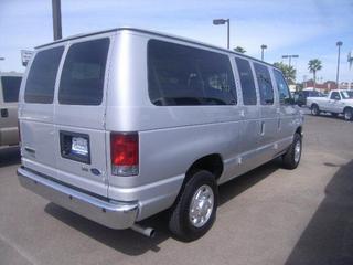 Ford Econoline Wagon 2011 photo 5