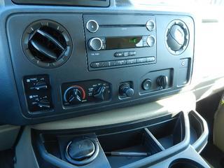 Ford Econoline Wagon 2011 photo 1