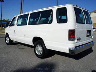 Ford Econoline Wagon 2011 photo 5