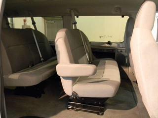 Ford Econoline Wagon 2011 photo 2