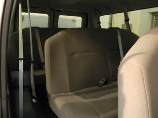 Ford Econoline Wagon 2011 photo 3