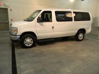 Ford Econoline Wagon 2011 photo 4