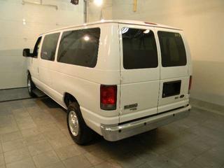 Ford Econoline Wagon 2011 photo 5