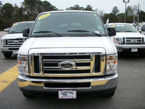 Ford Econoline Wagon 2011 photo 1