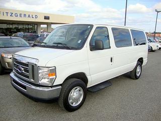 Ford Econoline Wagon 2011 photo 4