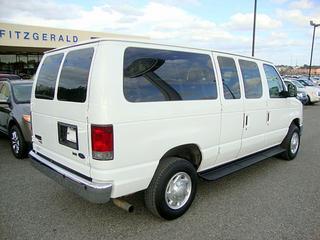 Ford Econoline Wagon 2011 photo 5