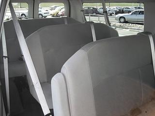 Ford Econoline Wagon 2011 photo 2