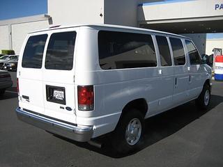 Ford Econoline Wagon 2011 photo 3
