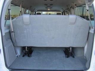 Ford Econoline Wagon 2011 photo 3