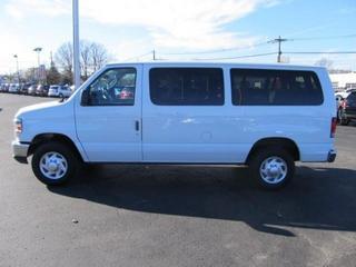 Ford Econoline Wagon 2011 photo 4