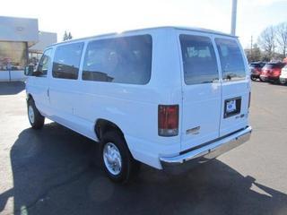 Ford Econoline Wagon 2011 photo 5
