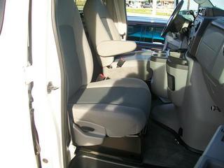 Ford Econoline Wagon 2011 photo 4