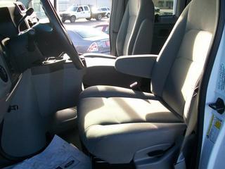 Ford Econoline Wagon 2011 photo 5