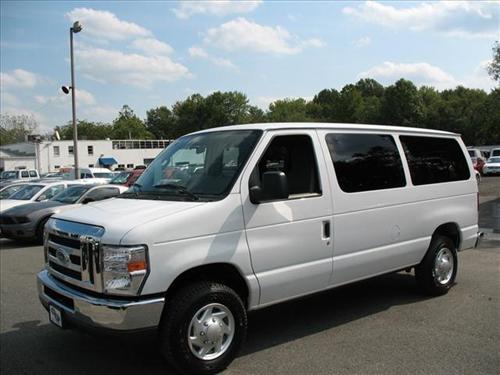 Ford Econoline Wagon 2011 photo 5