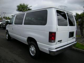 Ford Econoline Wagon 2011 photo 3
