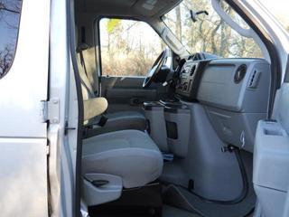 Ford Econoline Wagon 2011 photo 1