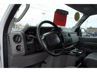 Ford Econoline Wagon 2011 photo 1