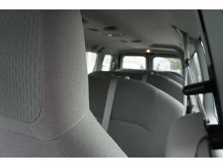 Ford Econoline Wagon 2011 photo 3