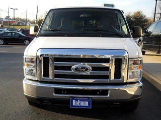 Ford Econoline Wagon 2011 photo 4