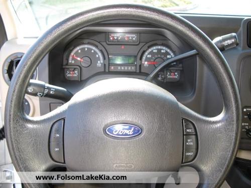 Ford Econoline Wagon 2011 photo 4