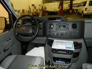 Ford Econoline Wagon 2011 photo 5