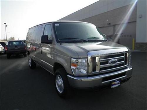 Ford Econoline Wagon 2011 photo 1