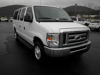 Ford Econoline Wagon 2011 photo 1