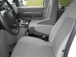 Ford Econoline Wagon 2011 photo 4