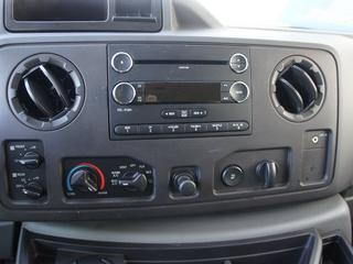 Ford Econoline Wagon 2011 photo 3