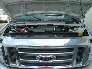 Ford Econoline Wagon 2011 photo 1