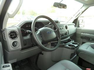 Ford Econoline Wagon 2011 photo 5