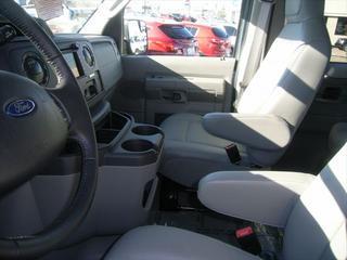 Ford Econoline Wagon 2011 photo 4