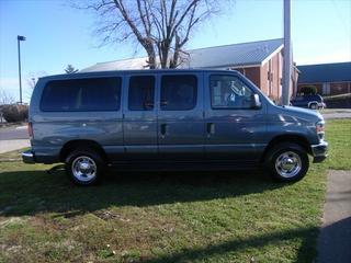 Ford Econoline Wagon 2011 photo 5