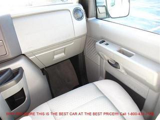 Ford Econoline Wagon 2011 photo 3