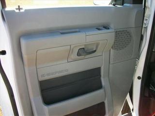 Ford Econoline Wagon 2011 photo 1