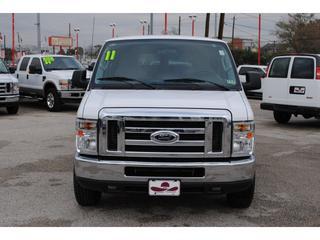 Ford Econoline Wagon 2011 photo 4