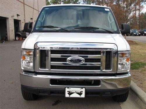 Ford Econoline Wagon 2011 photo 1
