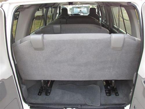 Ford Econoline Wagon 2011 photo 5