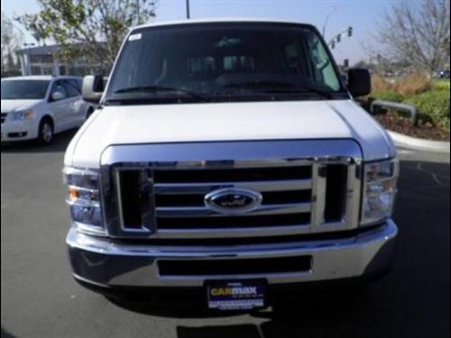 Ford Econoline Wagon 2011 photo 1