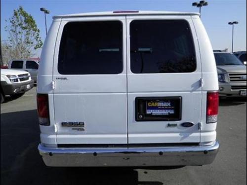 Ford Econoline Wagon 2011 photo 5