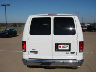 Ford Econoline Wagon 2011 photo 1