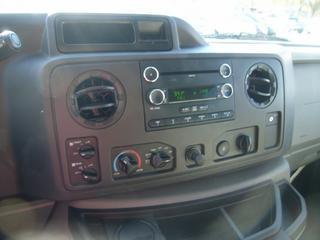 Ford Econoline Wagon 2011 photo 1