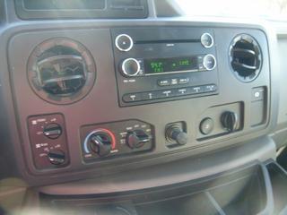 Ford Econoline Wagon 2011 photo 3