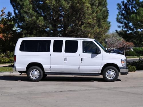 Ford Econoline Wagon 2011 photo 1
