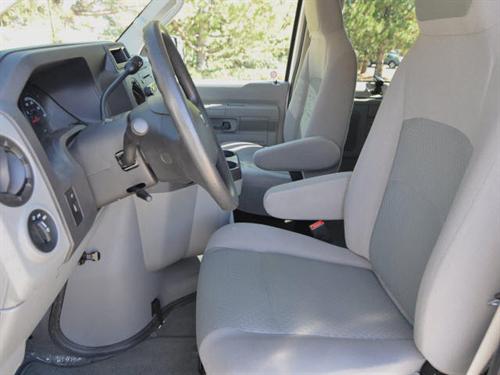 Ford Econoline Wagon 2011 photo 3