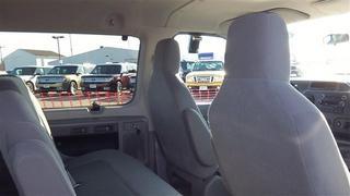 Ford Econoline Wagon 2011 photo 2