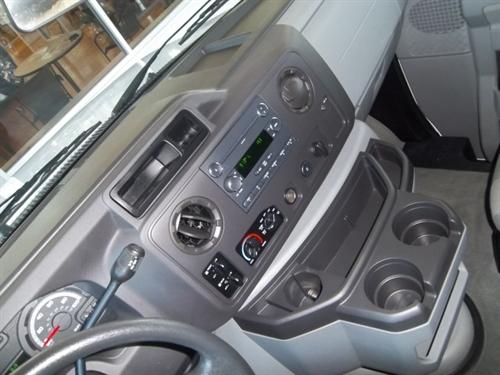 Ford Econoline Wagon 2011 photo 5