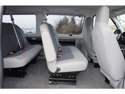 Ford Econoline Wagon 2011 photo 4