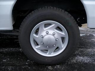 Ford Econoline Wagon 2011 photo 3